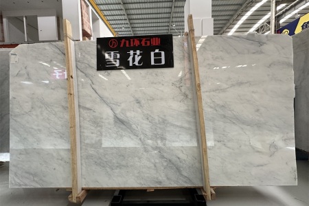 雪花白