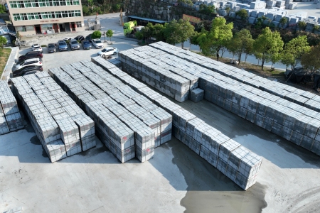 湖南芝麻灰688堆場