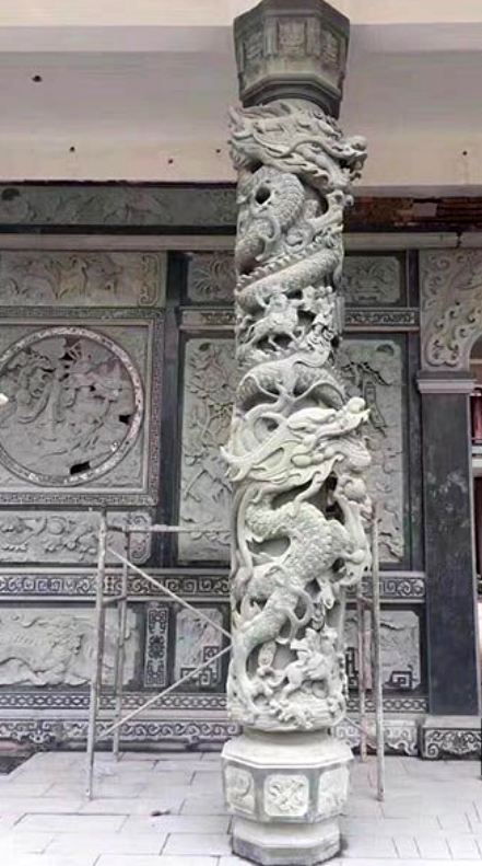 石龍柱
