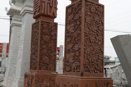 石龍柱