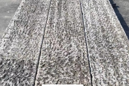 爆邊老石板