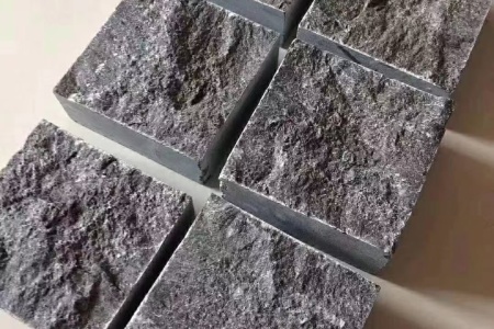 青石馬蹄石