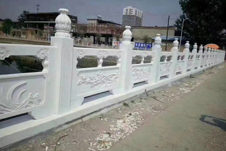 橋欄板