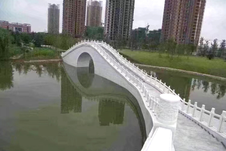 橋欄板