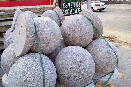 擋車石球