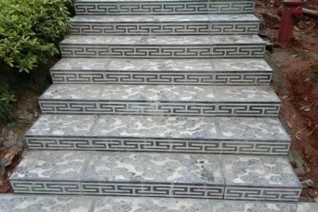 臺(tái)階石
