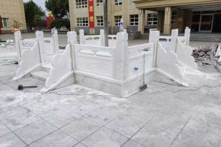 石欄桿 
