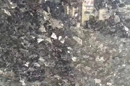 達(dá)順石材：主營英國棕，藍(lán)眼睛，藍(lán)寶石，紅鉆，啡鉆，綠星，安哥拉黑，黑金沙，銀珠，藍(lán)鉆，黃金鉆，金茂蘭，印度蘭，托巴斯，金鉆麻，巴西金，海洋蘭，印度紅，德黑蘭，木瑪麗，同安白G655，淺紫點(diǎn)，紅珍珠，新金彩，龍紅，鐵灰，墨綠麻，金山麻，白世貿(mào)，白玫瑰，幻影藍(lán)，皇家藍(lán)，藍(lán)珍珠，皇室啡，大啡珠，美國灰麻，安哥拉棕，七彩啡珠，云黑石，加州金麻，沙特白麻，庫班綠，加納白。水頭工廠熱線:13960233919
