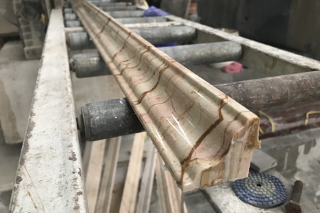美尼斯金壓頂線