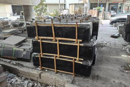 安哥拉黑，藍(lán)金剛