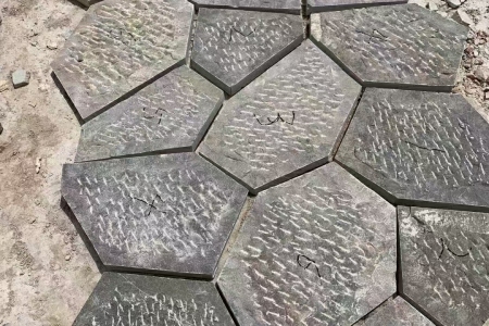 青石地鋪石