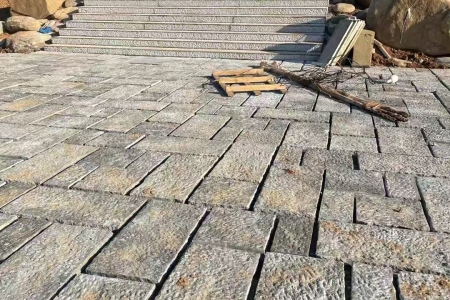 地鋪石