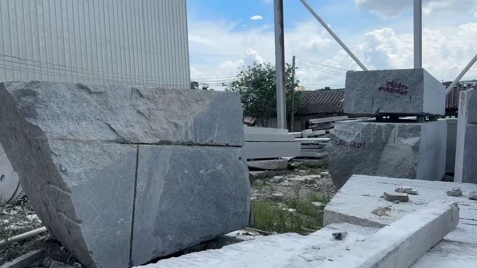 荒料堆場