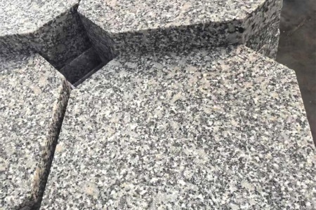 地鋪石