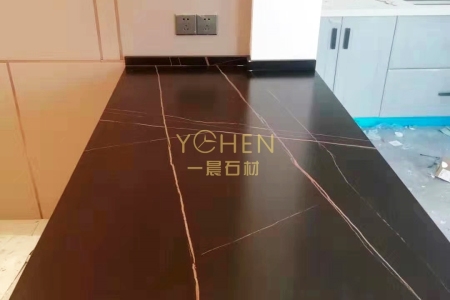 巖板櫥柜臺(tái)面