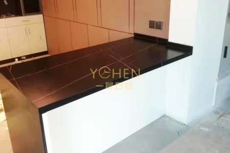 巖板櫥柜臺(tái)面