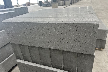 無機(jī)路沿石
