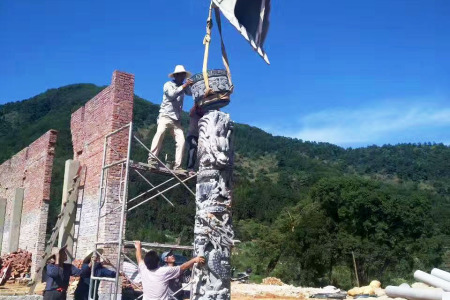 龍柱