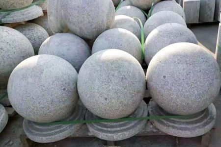 擋車石球