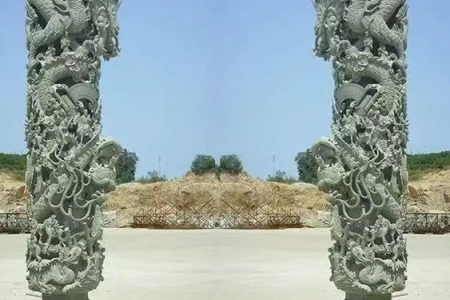 石雕龍柱