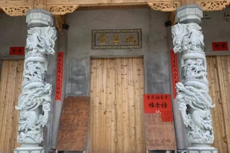 石雕龍柱