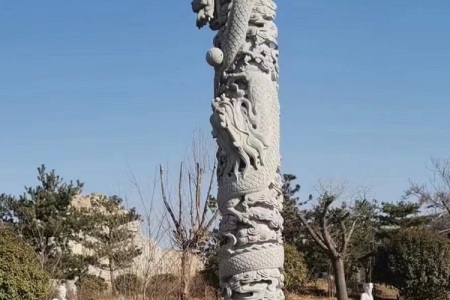 石雕龍柱