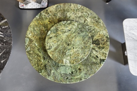 寶格綠餐桌