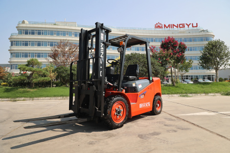 M2系列3.0噸內(nèi)燃叉車