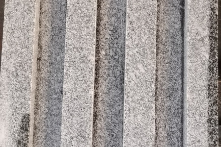 盲道石