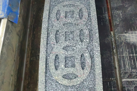 圍墳石