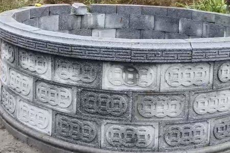圍墳石