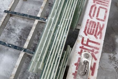 玉石復(fù)合玻璃透光石材