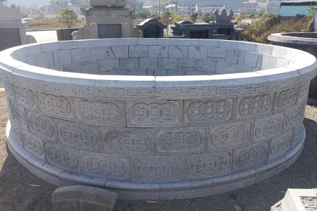 圍墳石