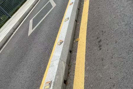 擋車石