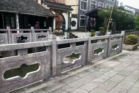 石欄桿