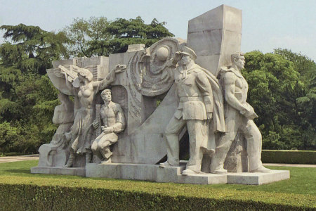革命主題雕刻 Revolution themed sculpture