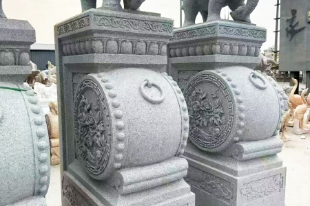 抱鼓石