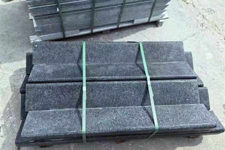 廬山黑(竹葉青)路沿石