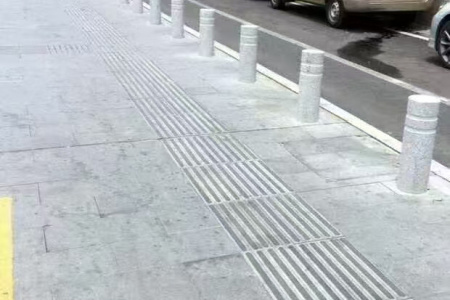 盲道石
