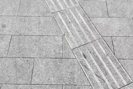 盲道石