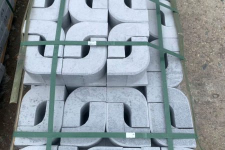 芝麻灰路沿石