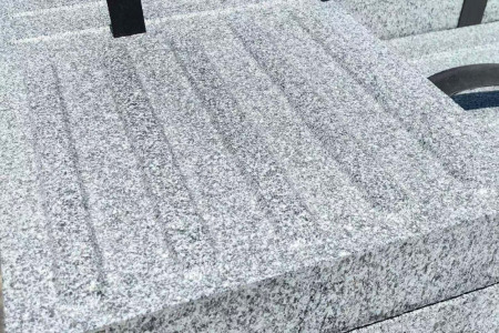 盲道石