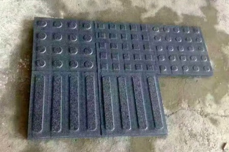 盲道石