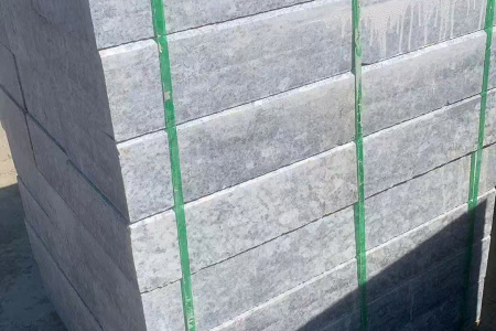 藍天白云道牙石路沿石