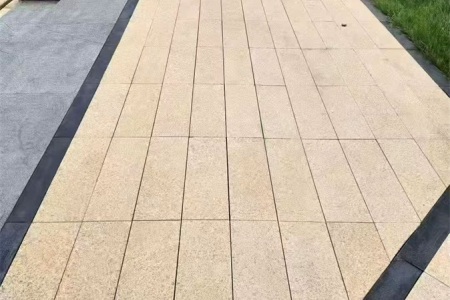 地鋪石