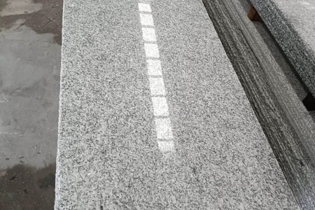 芝麻白工程板