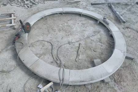 灰麻樹(shù)圍石