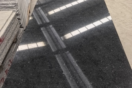 新緬甸黑