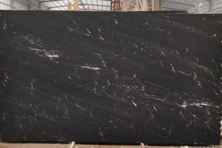 云黑石