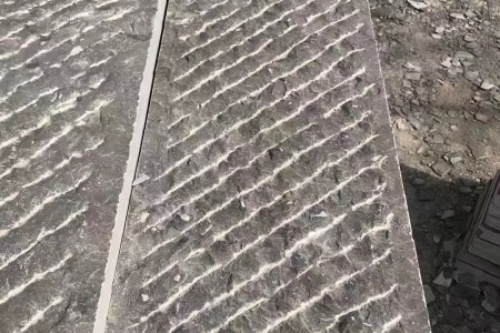 青石鑿面